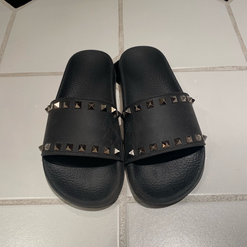 VALENTINO Black Rubber Studded Slides